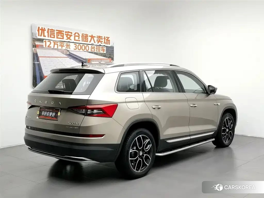 Skoda Kodiak 2022 Champagne/brown из Китая