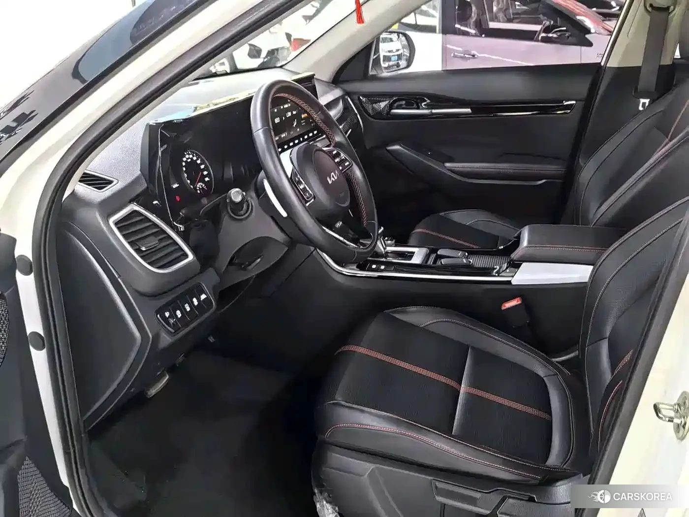 Kia KX3 proud run 2022 Белый из Китая