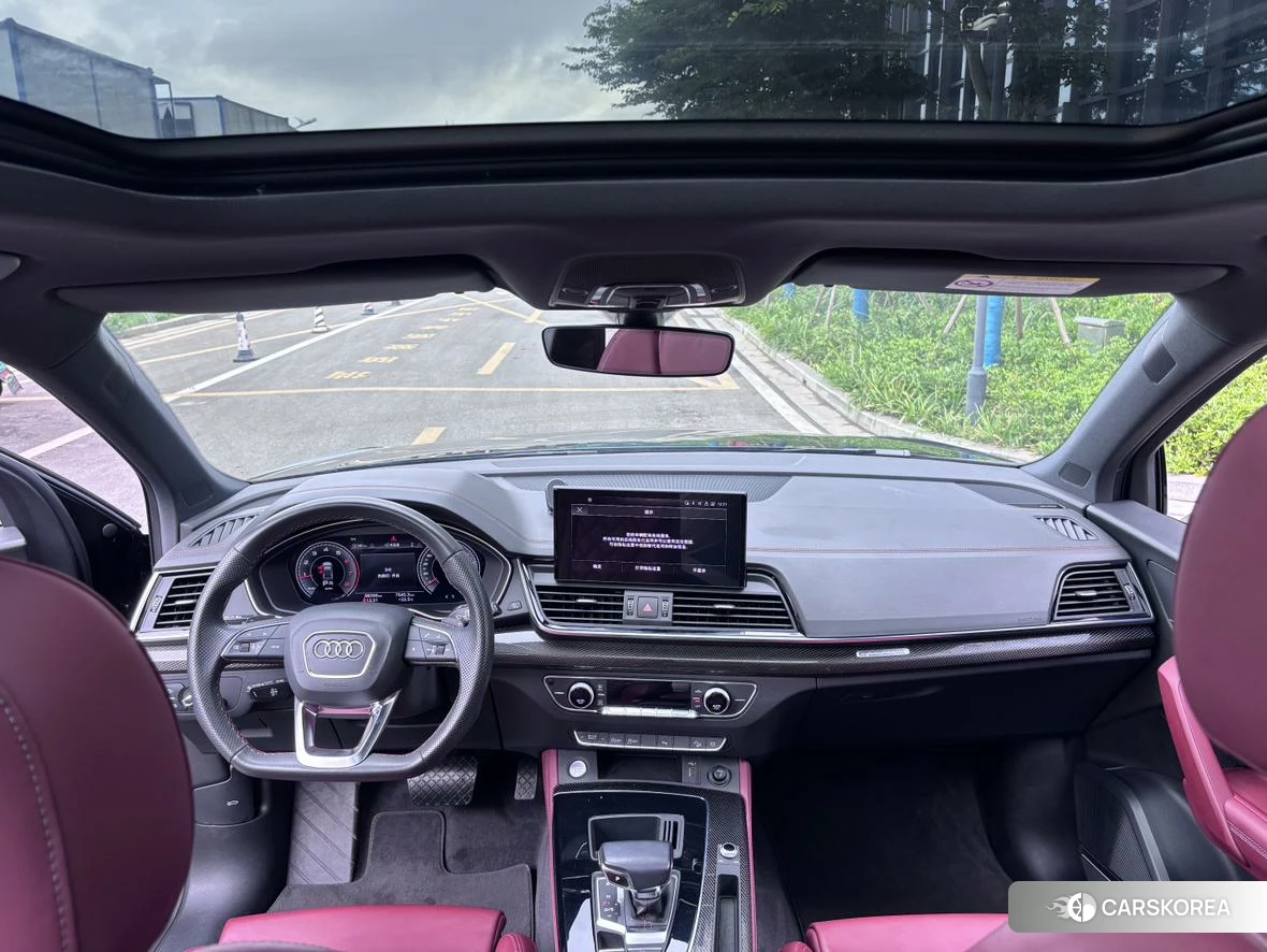 Audi Q5L Sportback 2020 Черный из Китая