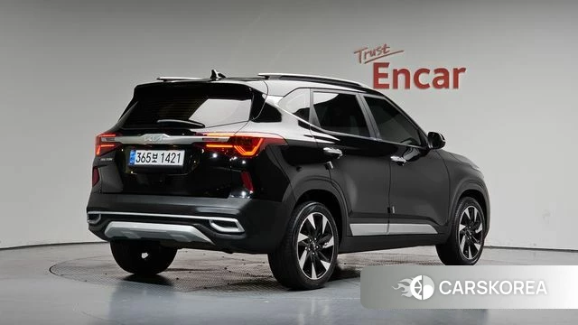Kia Seltos 2021 Черный из Кореи