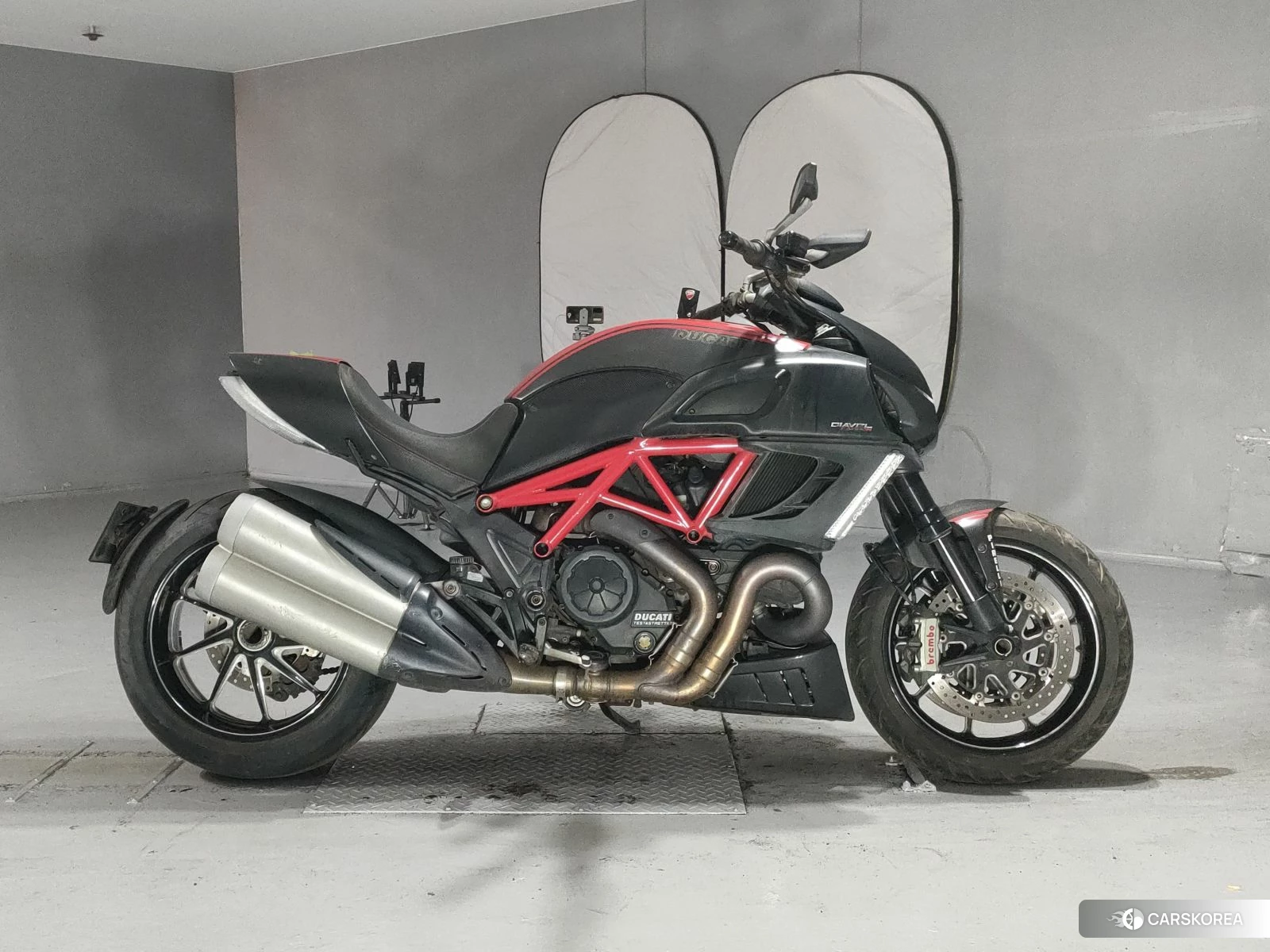 Ducati DIAVEL CARBON 2011 из Японии