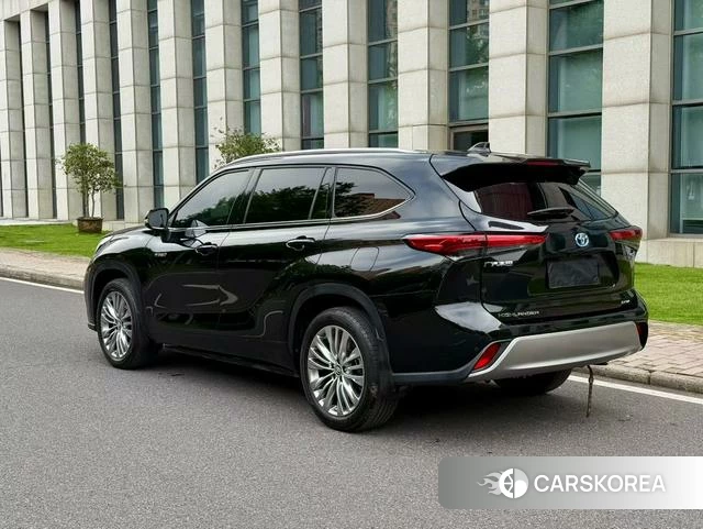Toyota Highlander 2024 Черный из Китая