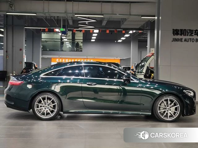 Mercedes-Benz E-class (imported) 2024 Зеленый из Китая