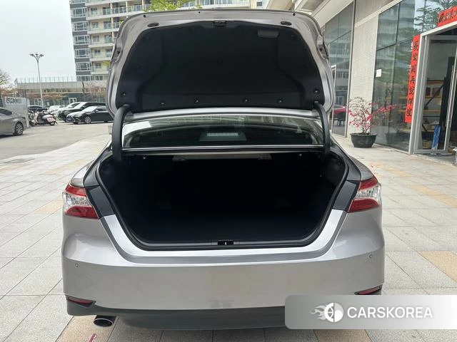 Toyota Camry 2022 Серебристо-серый из Китая