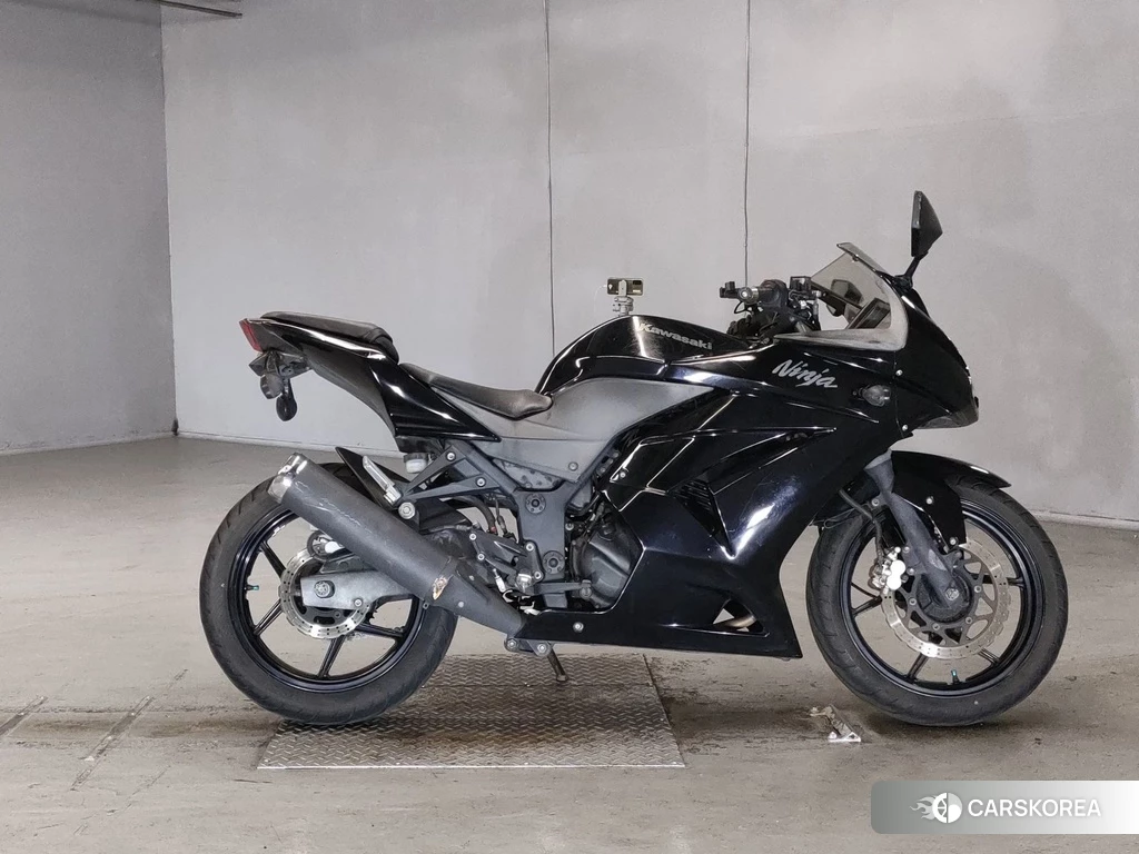 Проданный Kawasaki NINJA 250R 2011 из Японии, фото 2