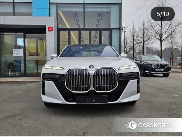 BMW 7 Series (G70) 2025 Белый из Кореи