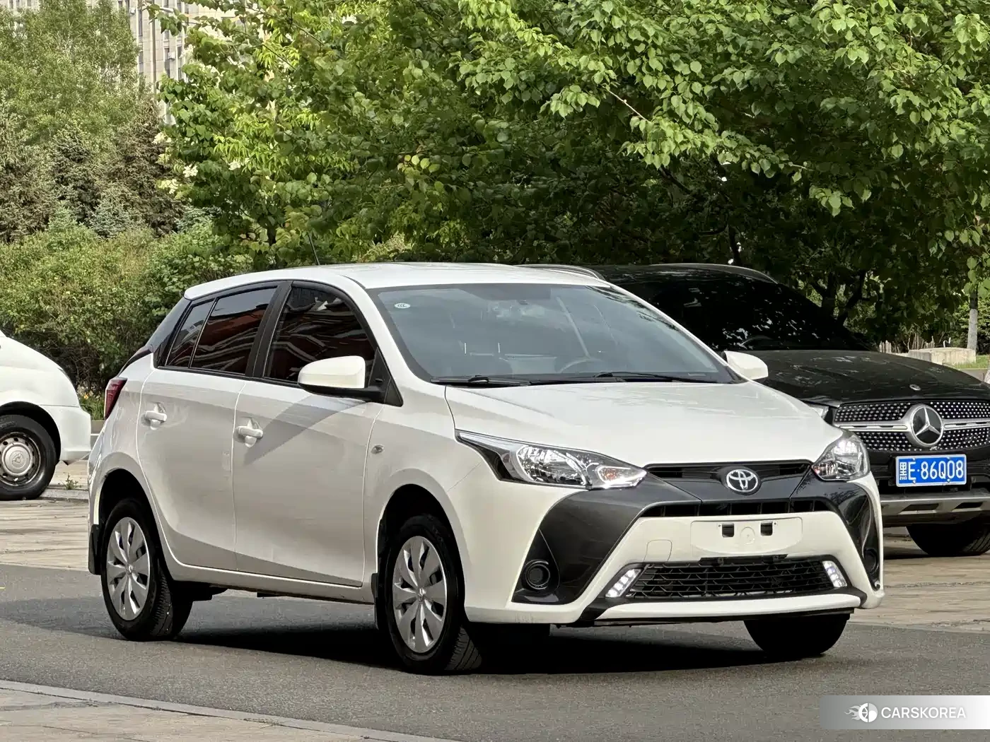 Toyota Yaris L 2022 Белый из Китая