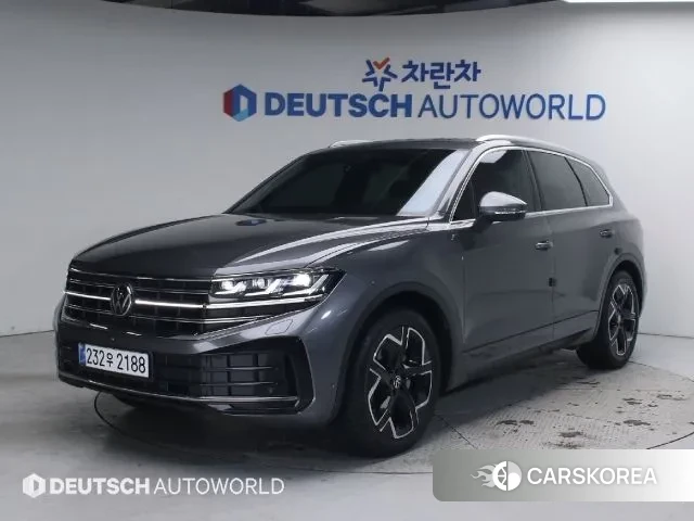 Volkswagen Touareg 3rd generation 2024 Серый из Кореи