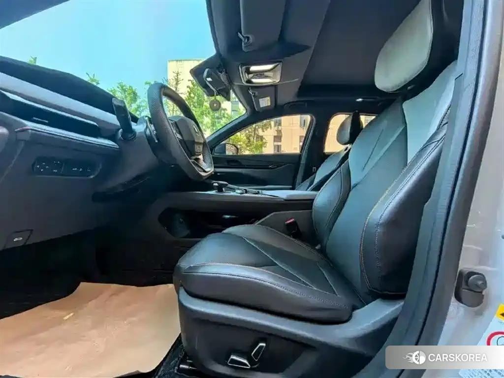 Chang'an Changan UNI-V 2022 Silver/gray из Китая