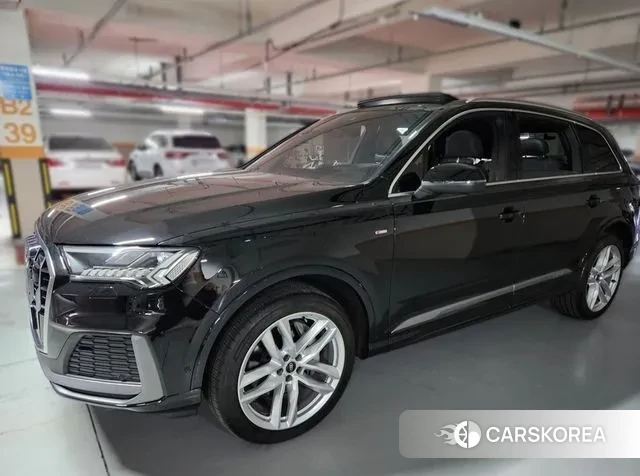 Audi Q7 (4M) 2023 Черный из Кореи