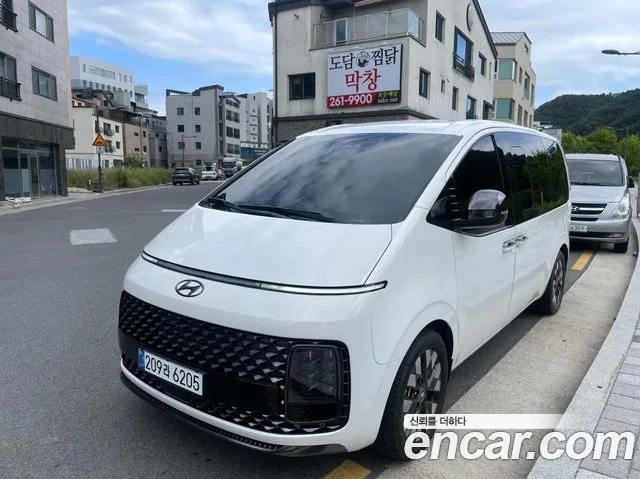 Hyundai Staria 2023 Белый из Кореи