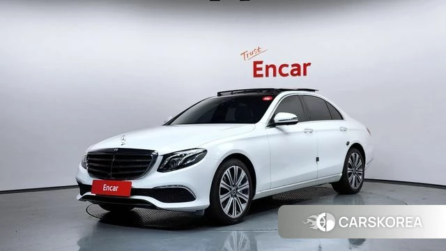 Mercedes-Benz E-Class W213 2018 Белый из Кореи