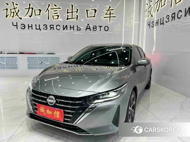 Nissan Xuan Yi 2023 Темно-серый из Китая