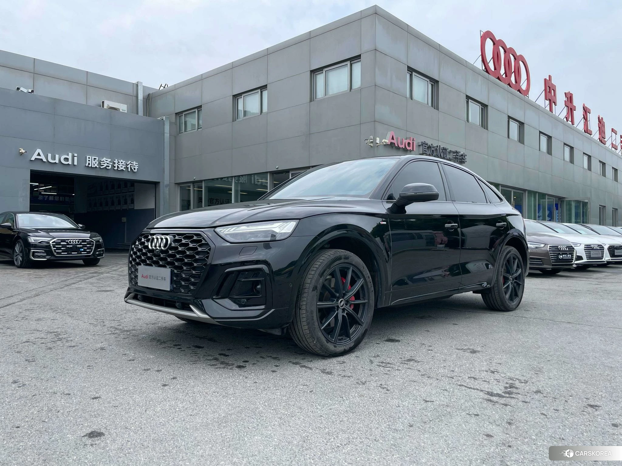 Audi Q5L Sportback 2021 Черный из Китая