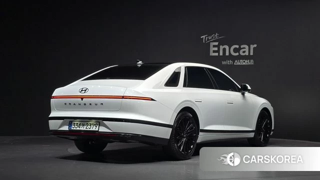 Hyundai Grandeur Hybrid (GN7) 2023 Белый из Кореи