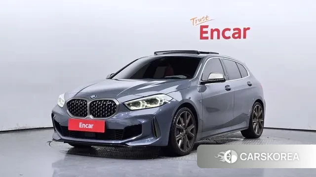 BMW 1 Series (F40) 2023 Светло-серебряный цвет из Кореи