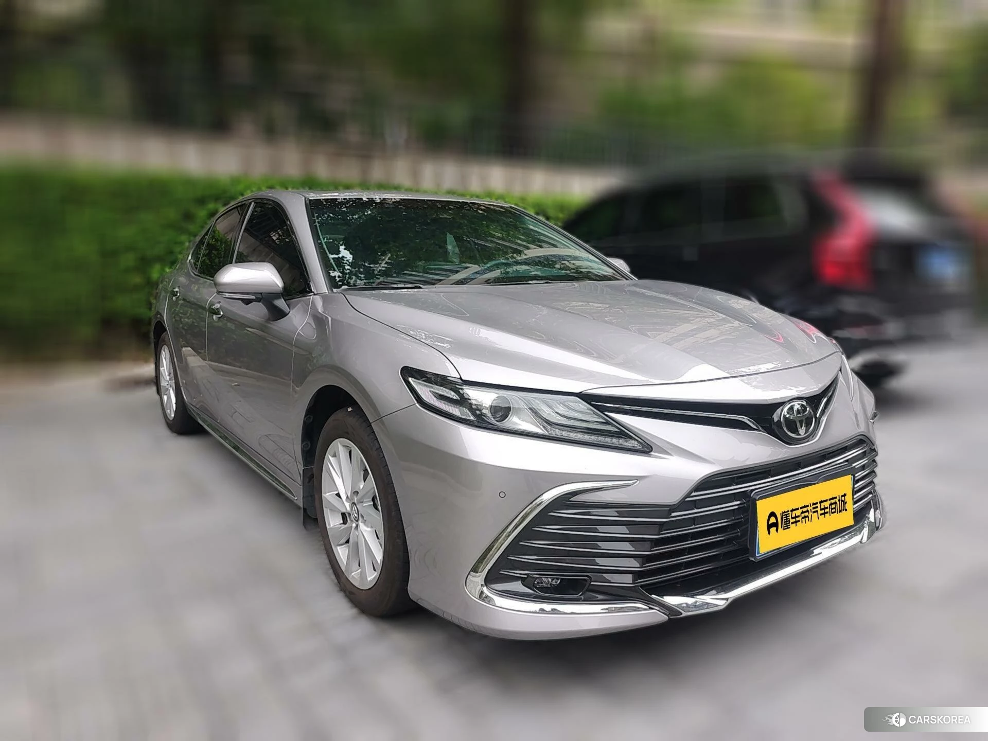Toyota Camry 2023 Серебристо-серый из Китая