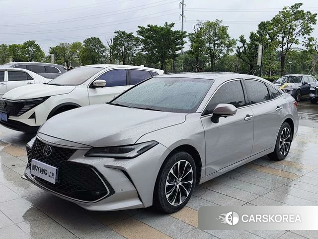 Toyota Asian dragon 2023 Серебристо-серый из Китая
