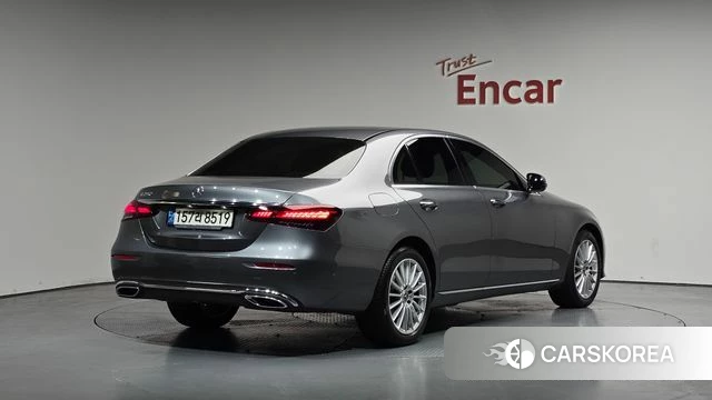 Mercedes-Benz E-Class W213 2021 Серый из Кореи