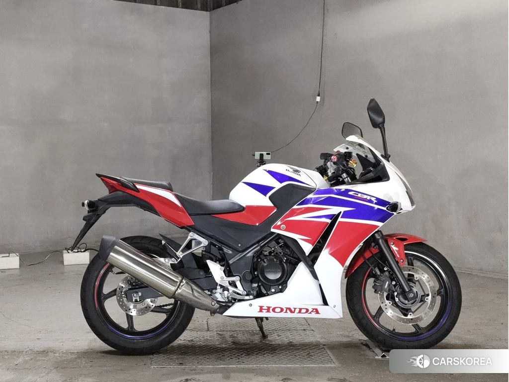 Проданный Honda CBR250R 2015 из Японии