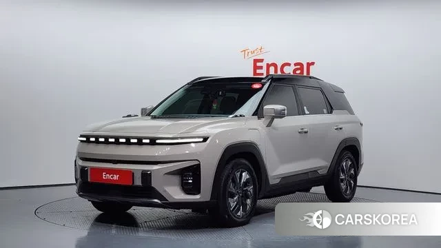 Ssangyong Torres EVX 2023 Жемчужный цвет из Кореи