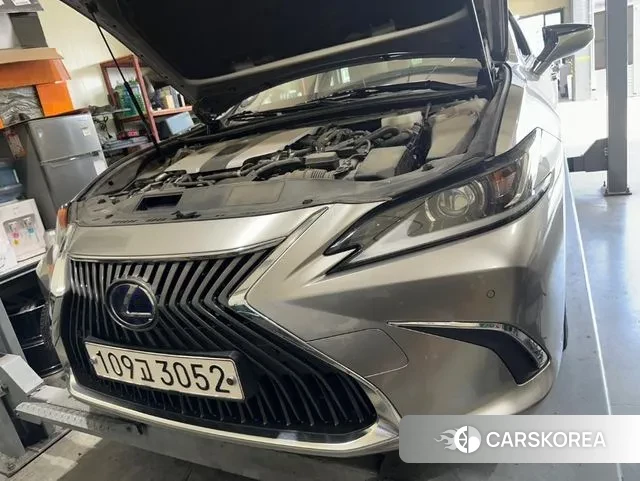 Lexus ES300h 7th generation 2021 Серый из Кореи