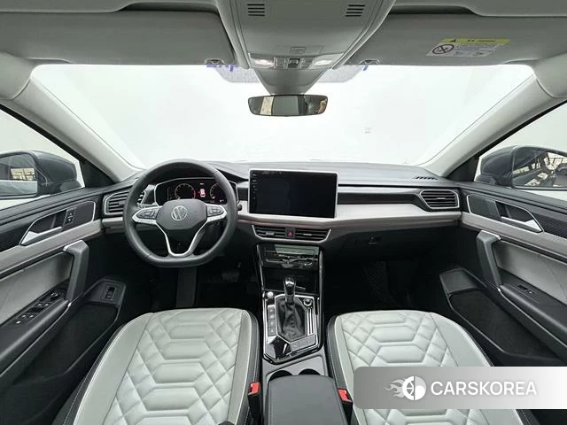 Volkswagen Tanyue 2022 Темно-серый из Китая