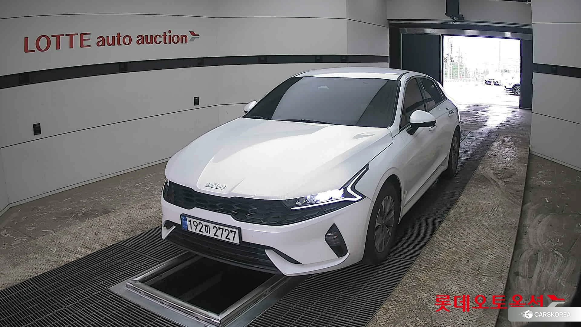 Kia K5 Hybrid 2023 Snow White Pearl (optional) из Кореи