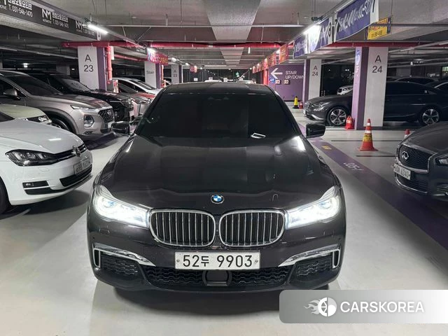 BMW 7 Series (G11) 2018 Черный из Кореи