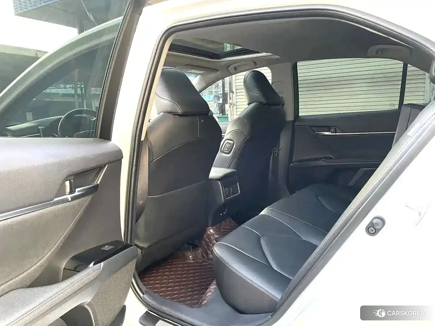 Toyota Camry 2023 Белый из Китая