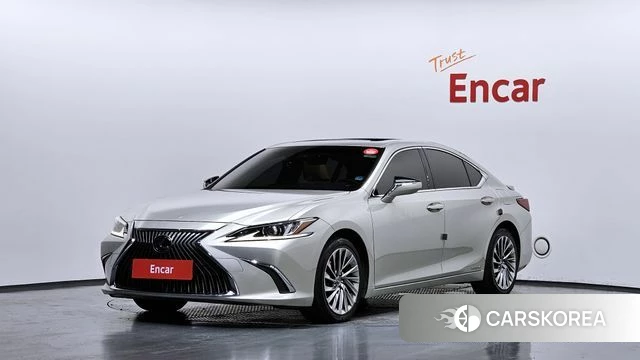 Lexus ES300h 7th generation 2018 Песочный из Кореи