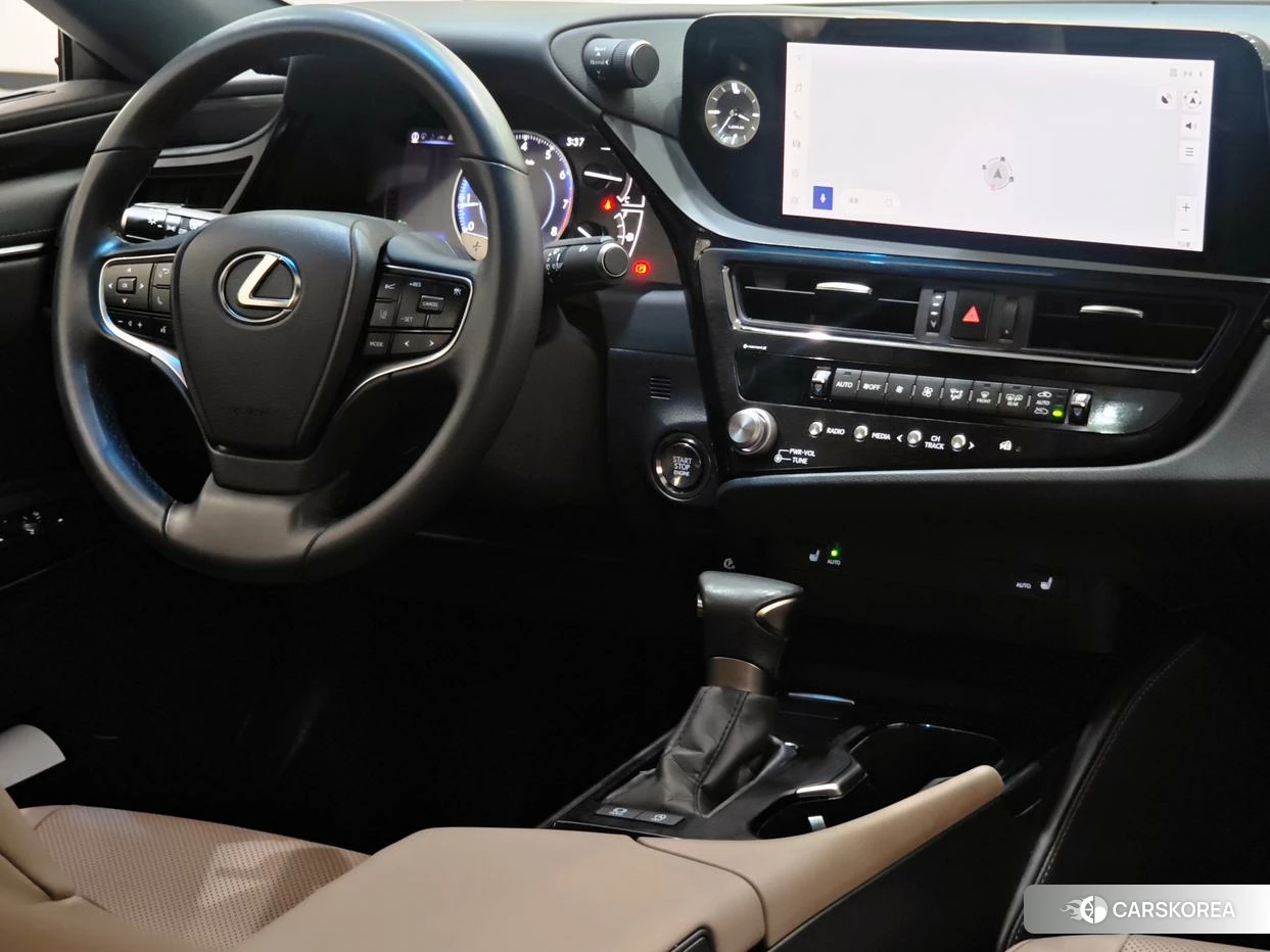 Lexus ES 2022 Белый из Китая