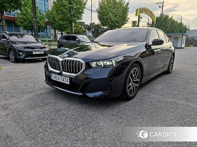 BMW 5 Series (G60) 2024 Черный из Кореи