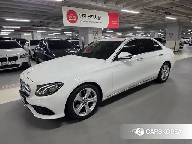 Mercedes-Benz E-Class W213 2018 Белый из Кореи