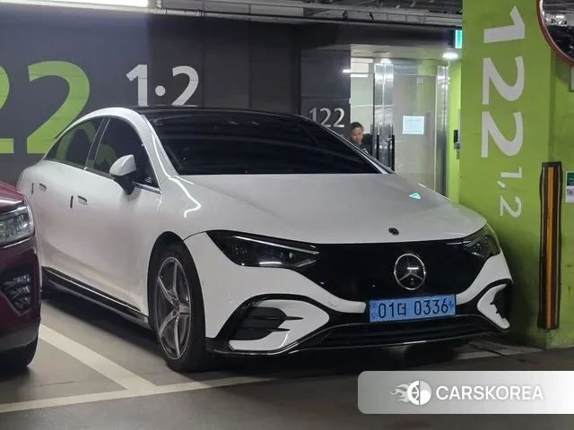 Mercedes-Benz EQE V295 2023 Белый из Кореи