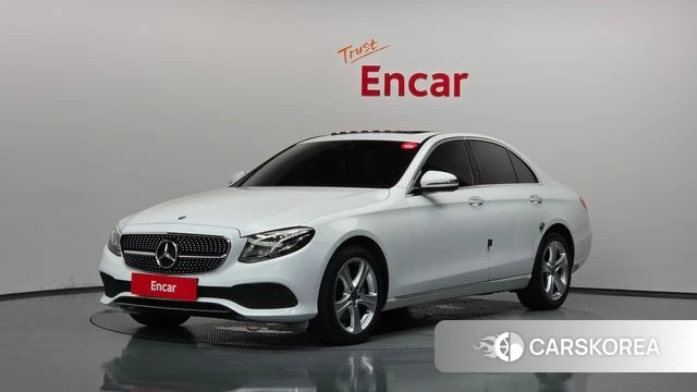 Mercedes-Benz E-Class W213 2018 Белый из Кореи