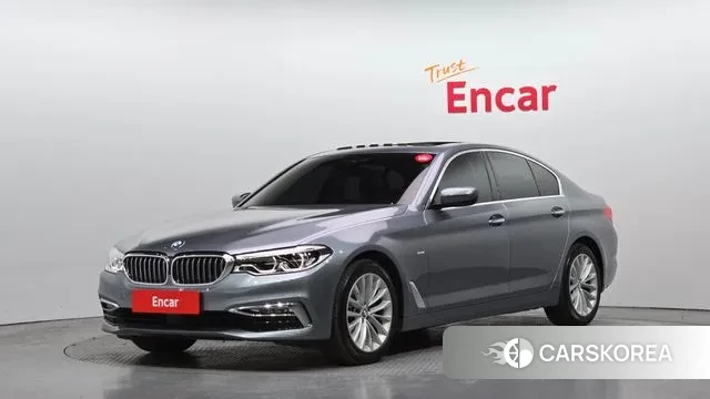 BMW 5 Series (G30) 2018 Серебристо-серый из Кореи