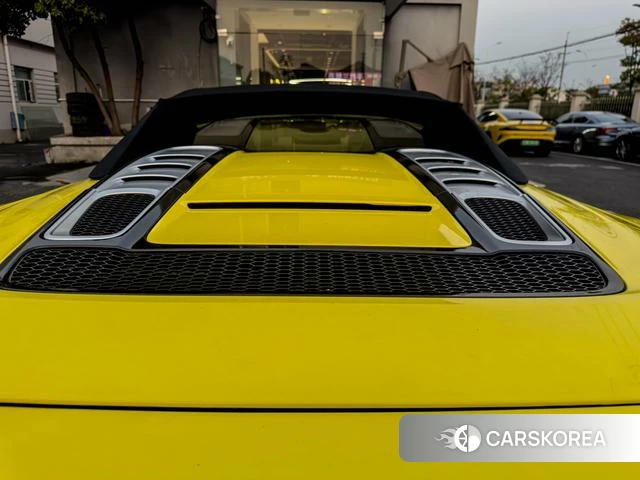 Audi R8 2020 Желтый из Китая