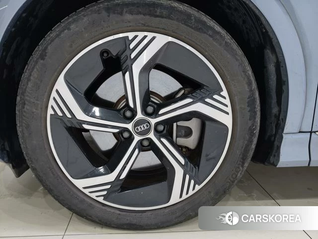 Audi Q4 e-tron 2024 Синий из Китая