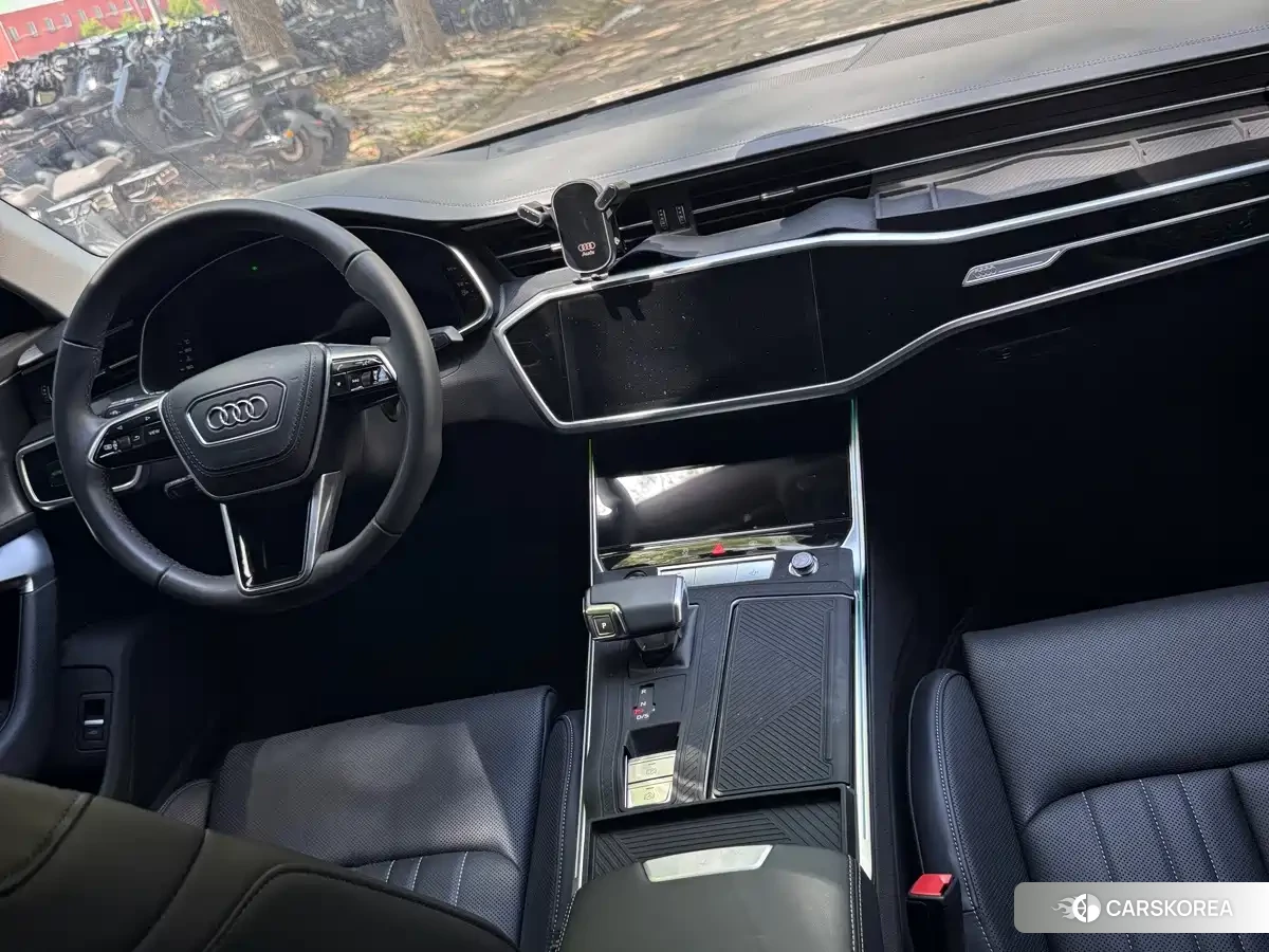 Audi A6L 2025 Черный из Китая