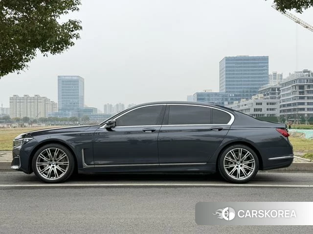 BMW 7 series 2020 Темно-серый из Китая