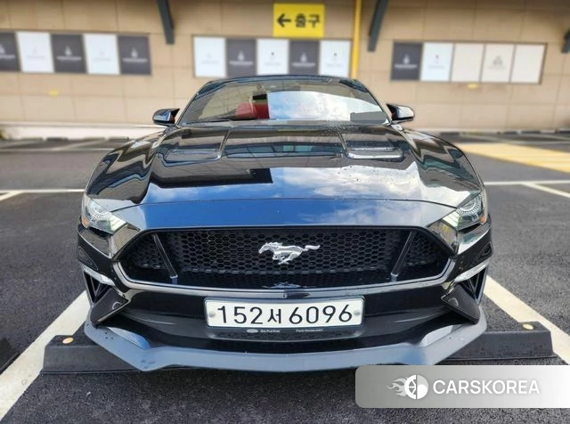 Ford Mustang 2019 Черный из Кореи