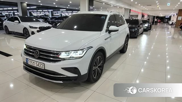 Volkswagen Tiguan second Generation 2022 Белый из Кореи