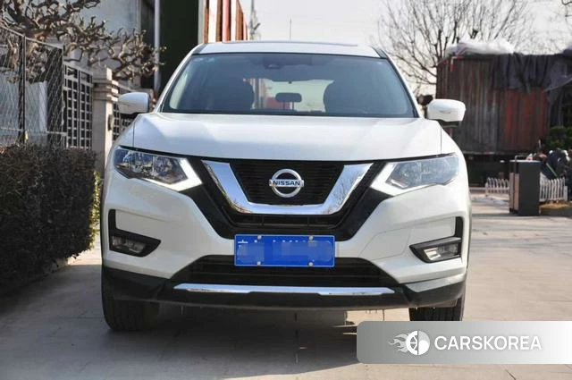 Nissan Qijun 2023 Белый из Китая