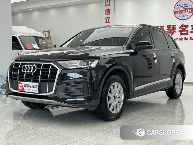 Audi Q7 2022 Черный из Китая