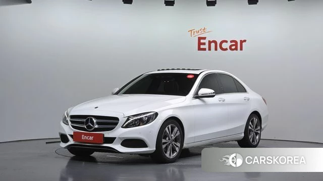 Mercedes-Benz C-Class W205 2018 Белый из Кореи