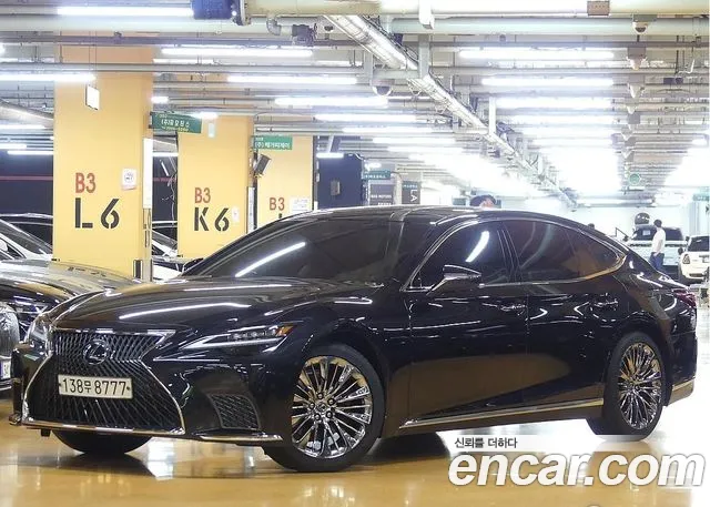 Lexus LS500 5th generation 2022 Черный из Кореи