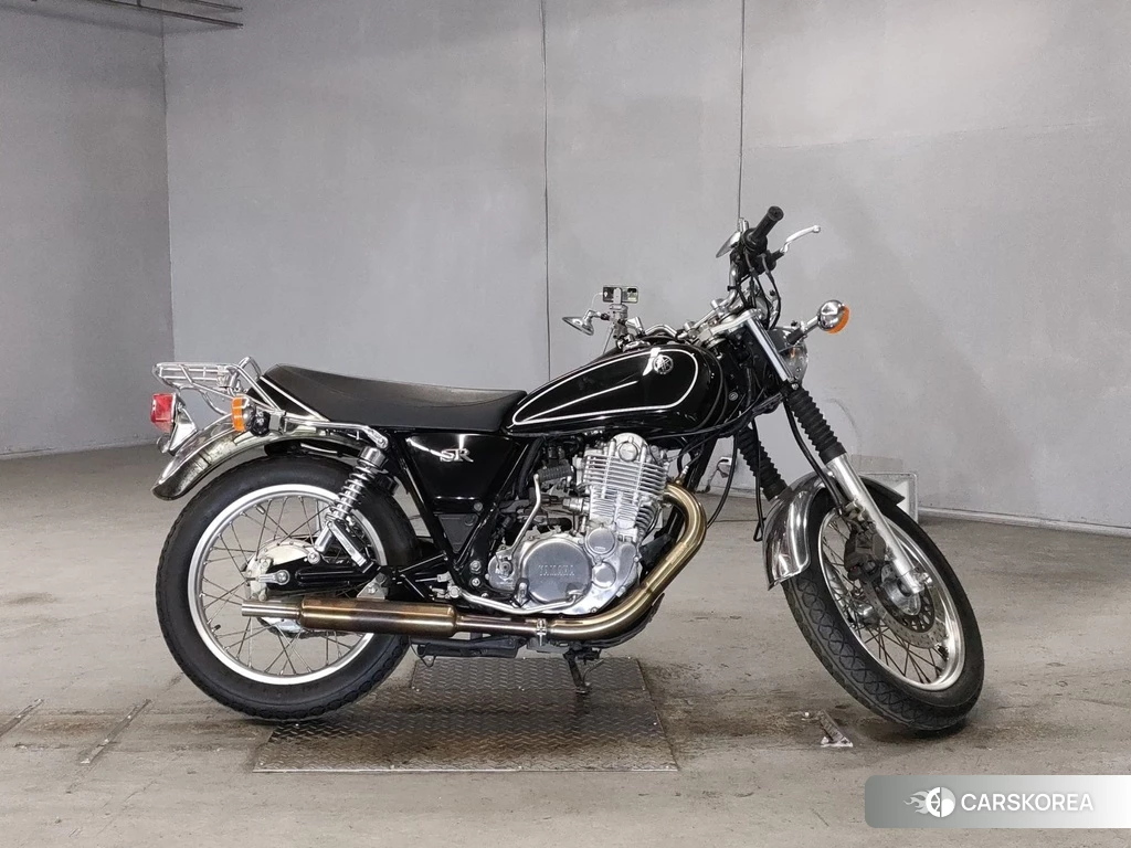 Проданный Yamaha SR 400 2011 из Японии