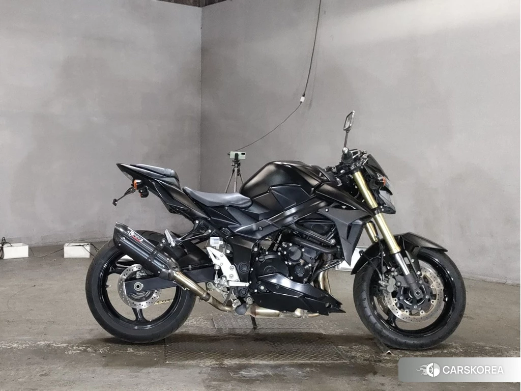 Проданный Suzuki GSR750 2015 из Японии, фото 2