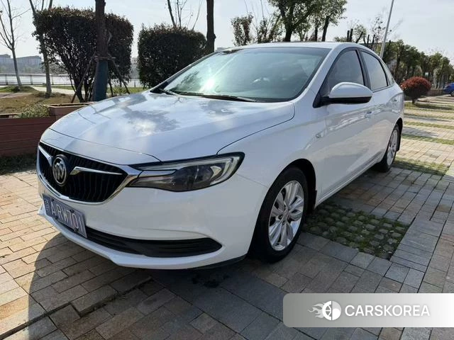 Buick Yinglang 2021 Белый из Китая
